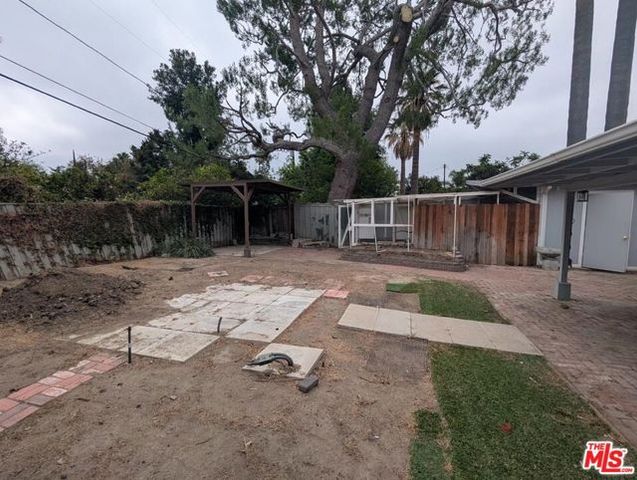 6220 Oakdale Avenue, Woodland Hills (los Angeles), CA 91367