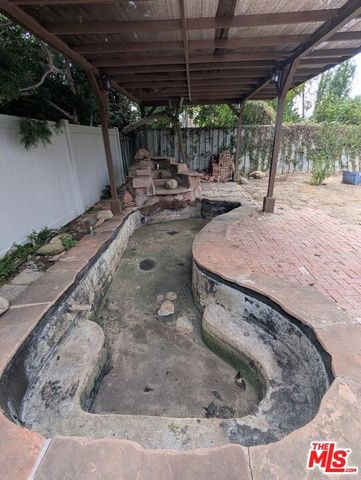 6220 Oakdale Avenue, Woodland Hills (los Angeles), CA 91367