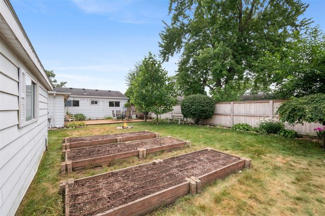 14587 Blue Skies Street, Livonia, MI 48154
