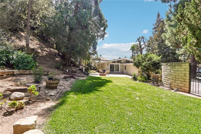 4548 La Granada Way, La Canada Flintridge, CA 91011