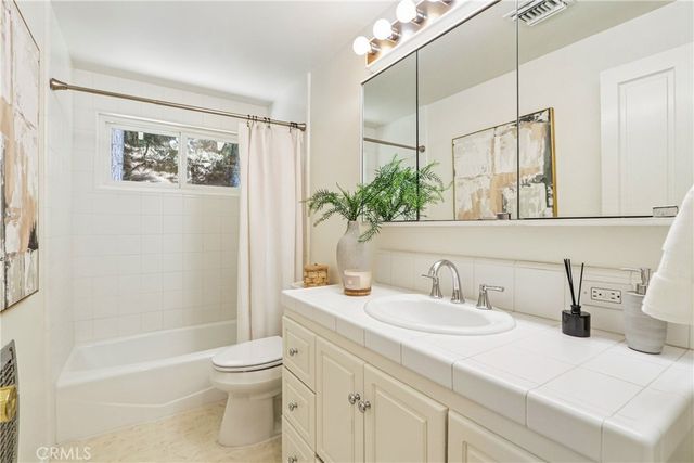 4548 La Granada Way, La Canada Flintridge, CA 91011