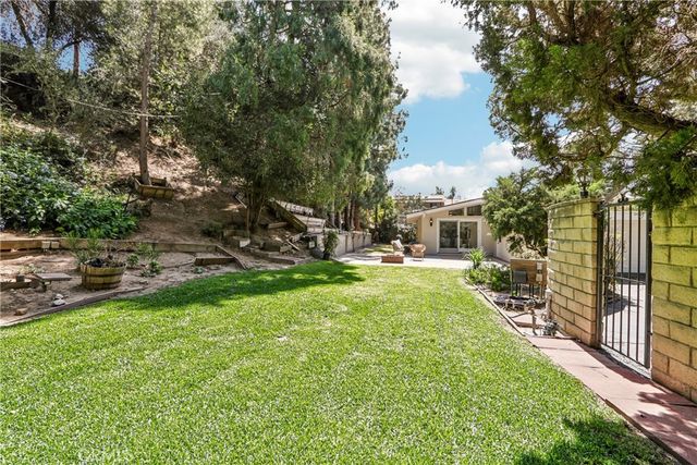 4548 La Granada Way, La Canada Flintridge, CA 91011