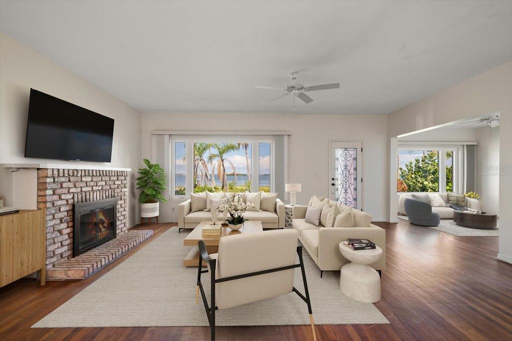 Image 14 of property listing at 43 EDGEWATER DRIVE, Dunedin, FL 34698