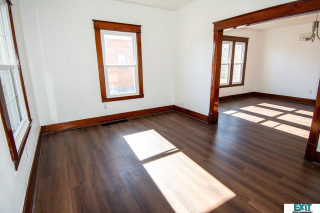 810 S 9th Street, Norfolk, NE 68701