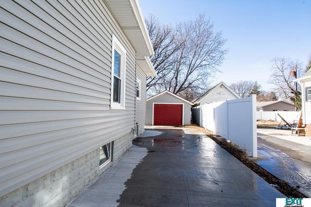 810 S 9th Street, Norfolk, NE 68701