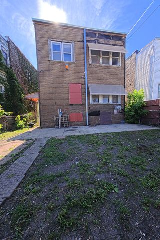 1755 N Meade Avenue, Chicago, IL 60639