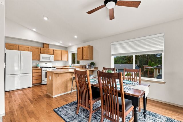 714 144th Street SW, Lynnwood, WA 98087