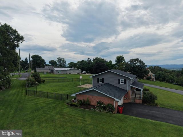25 KENSINGTON DRIVE, Chambersburg, PA 17201