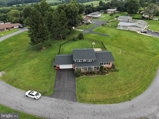25 KENSINGTON DRIVE, Chambersburg, PA 17201