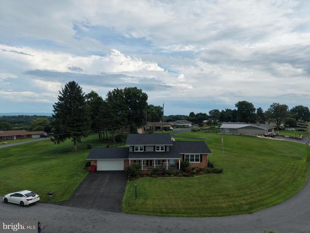 25 KENSINGTON DRIVE, Chambersburg, PA 17201