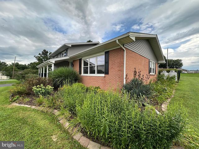 25 KENSINGTON DRIVE, Chambersburg, PA 17201