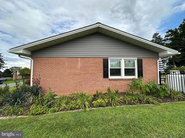 25 KENSINGTON DRIVE, Chambersburg, PA 17201