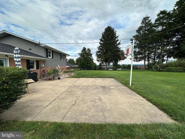 25 KENSINGTON DRIVE, Chambersburg, PA 17201