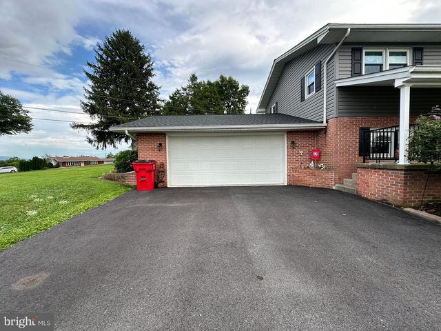 25 KENSINGTON DRIVE, Chambersburg, PA 17201