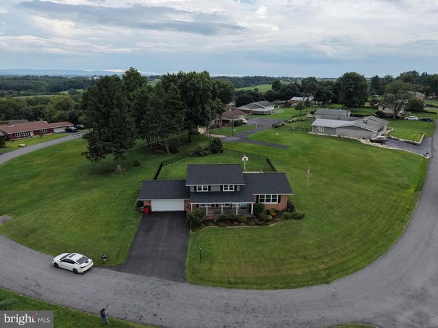 25 KENSINGTON DRIVE, Chambersburg, PA 17201