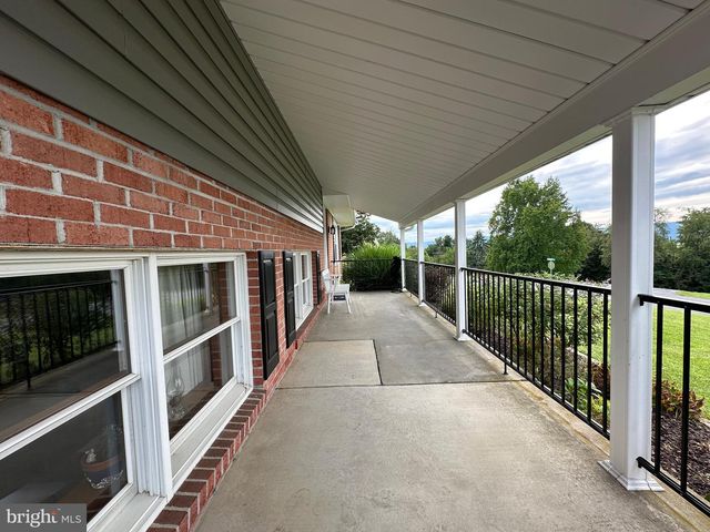25 KENSINGTON DRIVE, Chambersburg, PA 17201
