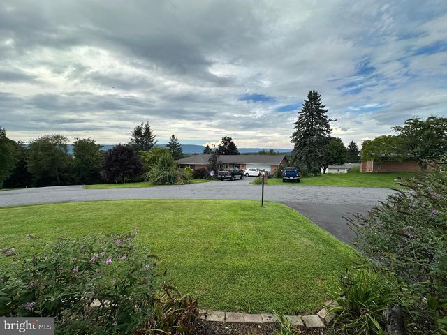 25 KENSINGTON DRIVE, Chambersburg, PA 17201