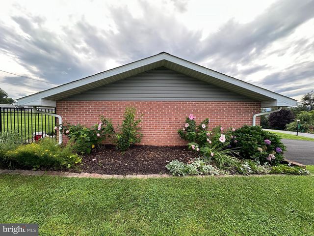 25 KENSINGTON DRIVE, Chambersburg, PA 17201