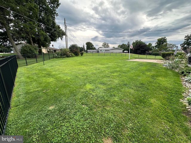 25 KENSINGTON DRIVE, Chambersburg, PA 17201