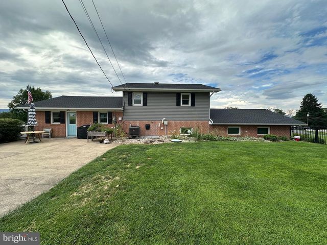 25 KENSINGTON DRIVE, Chambersburg, PA 17201