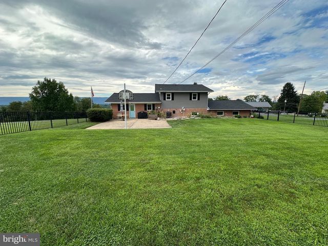 25 KENSINGTON DRIVE, Chambersburg, PA 17201