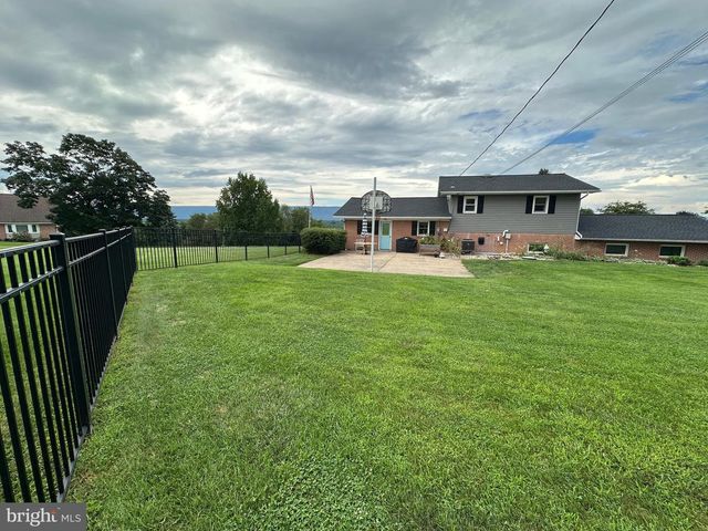 25 KENSINGTON DRIVE, Chambersburg, PA 17201