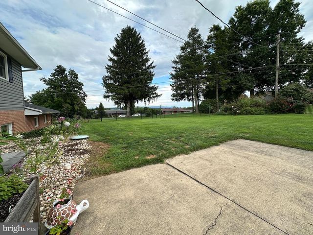 25 KENSINGTON DRIVE, Chambersburg, PA 17201