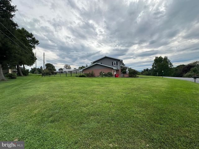 25 KENSINGTON DRIVE, Chambersburg, PA 17201