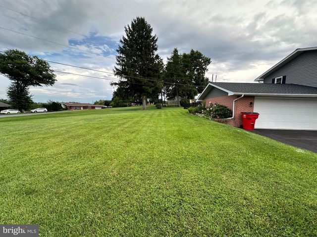25 KENSINGTON DRIVE, Chambersburg, PA 17201