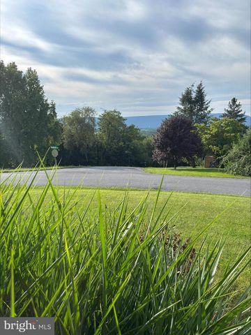 25 KENSINGTON DRIVE, Chambersburg, PA 17201