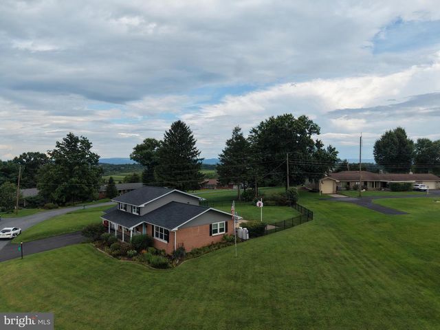 25 KENSINGTON DRIVE, Chambersburg, PA 17201