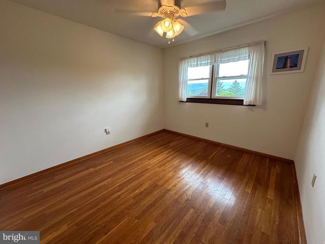 25 KENSINGTON DRIVE, Chambersburg, PA 17201