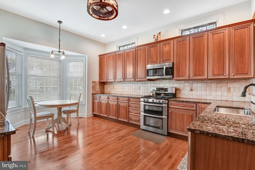 Image 13 of property listing at 5128 FALDO DR, Haymarket, VA 20169