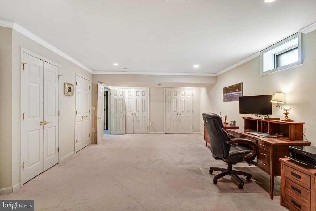 Image 37 of property listing at 5128 FALDO DR, Haymarket, VA 20169