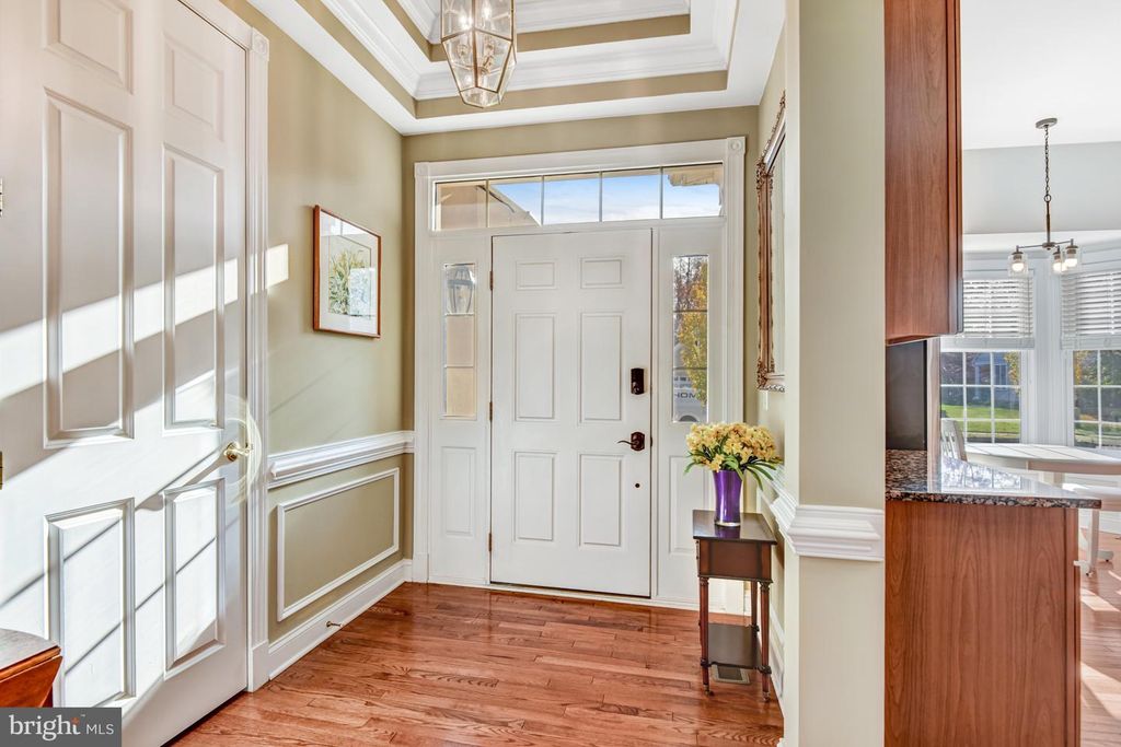 Image 5 of property listing at 5128 FALDO DR, Haymarket, VA 20169