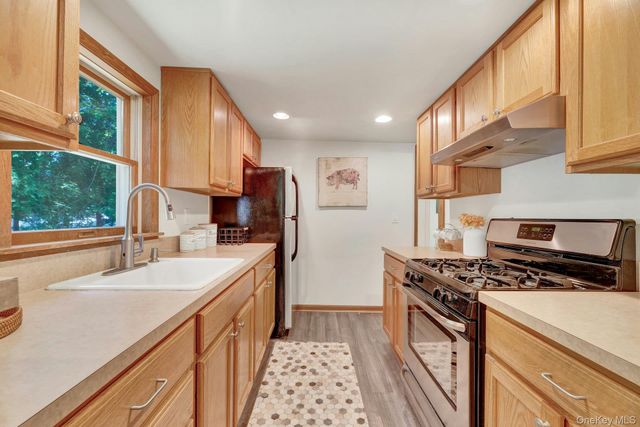 420 Sigsbee Road, Mattituck, NY 11952