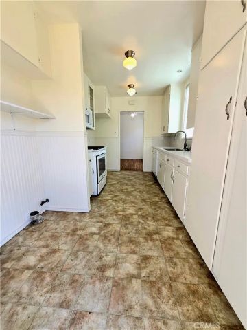 5405 Granada Avenue, Riverside, CA 92504