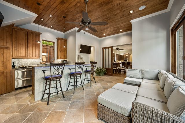 7215 Centenary Avenue, Dallas, TX 75225