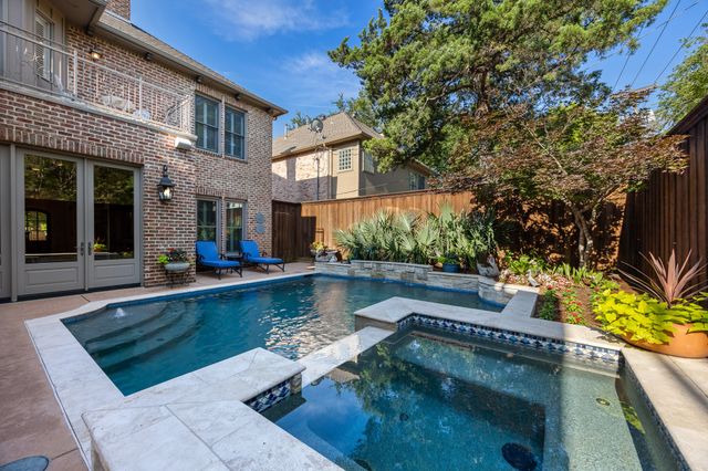 7215 Centenary Avenue, Dallas, TX 75225