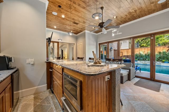 7215 Centenary Avenue, Dallas, TX 75225