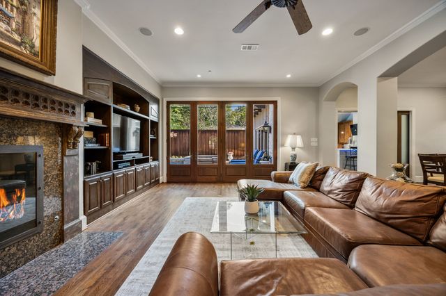 7215 Centenary Avenue, Dallas, TX 75225