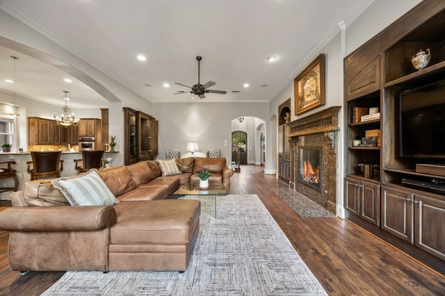7215 Centenary Avenue, Dallas, TX 75225