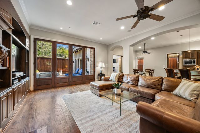 7215 Centenary Avenue, Dallas, TX 75225