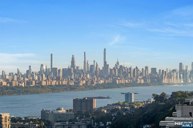 1500 Palisade Avenue 20A, Fort Lee, NJ 07024