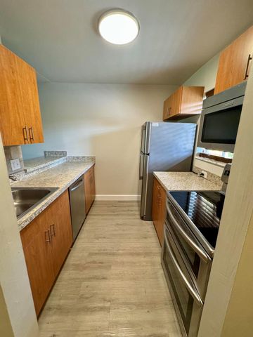 836 SW 9th St Circle 201, Boca Raton, FL 33486