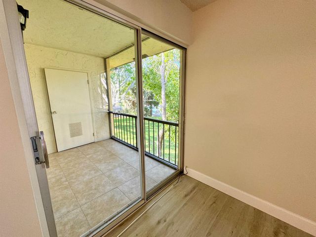 836 SW 9th St Circle 201, Boca Raton, FL 33486