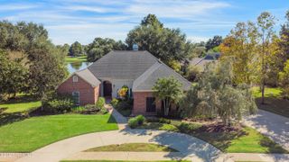 203 Oakmont Circle, Broussard, LA 70518