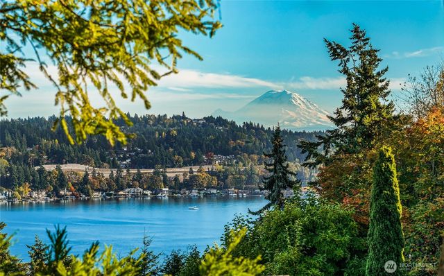4222 Shoreclub Drive, Mercer Island, WA 98040