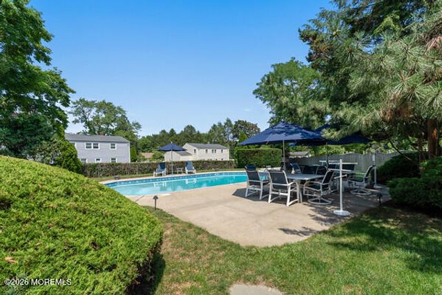 31 Circle Place, Lincroft, NJ 07738