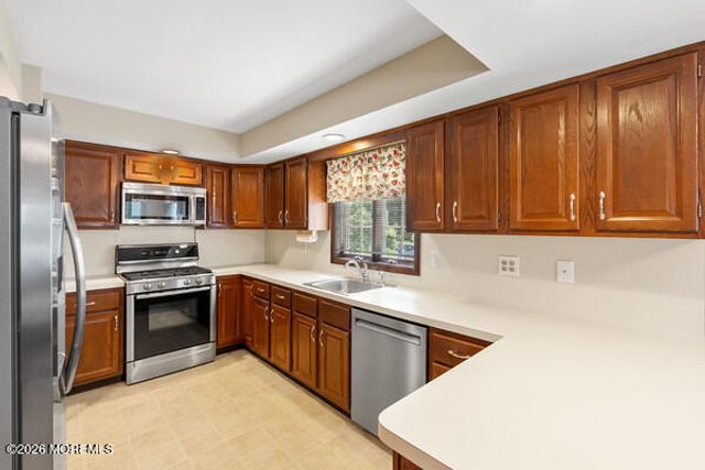 31 Circle Place, Lincroft, NJ 07738